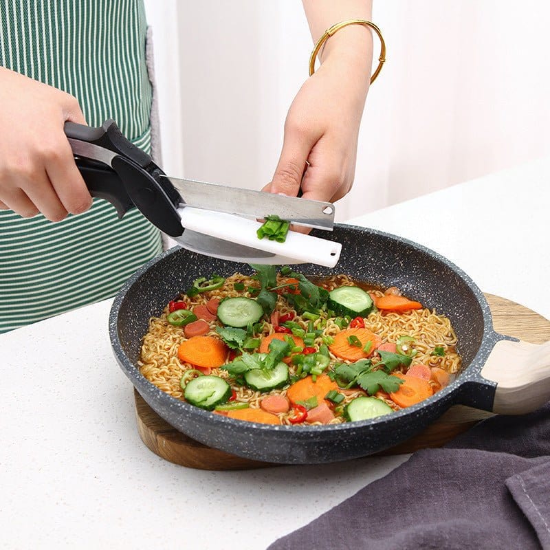 2 - in - 1 Scissors & Cutting Board – Multi - Functional Kitchen Tool - KitchenKlout