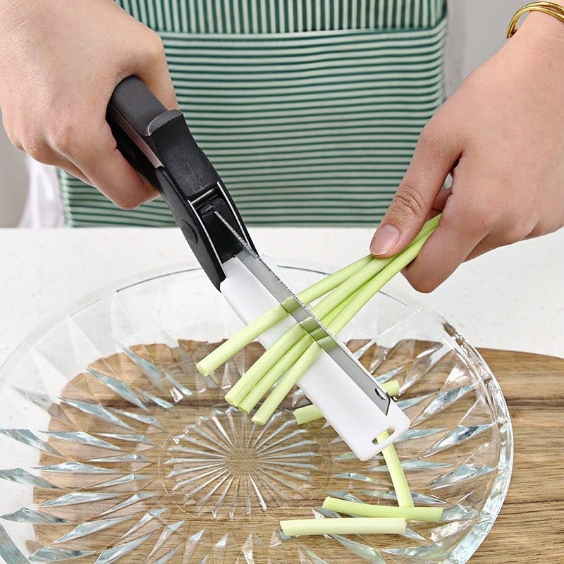 2 - in - 1 Scissors & Cutting Board – Multi - Functional Kitchen Tool - KitchenKlout